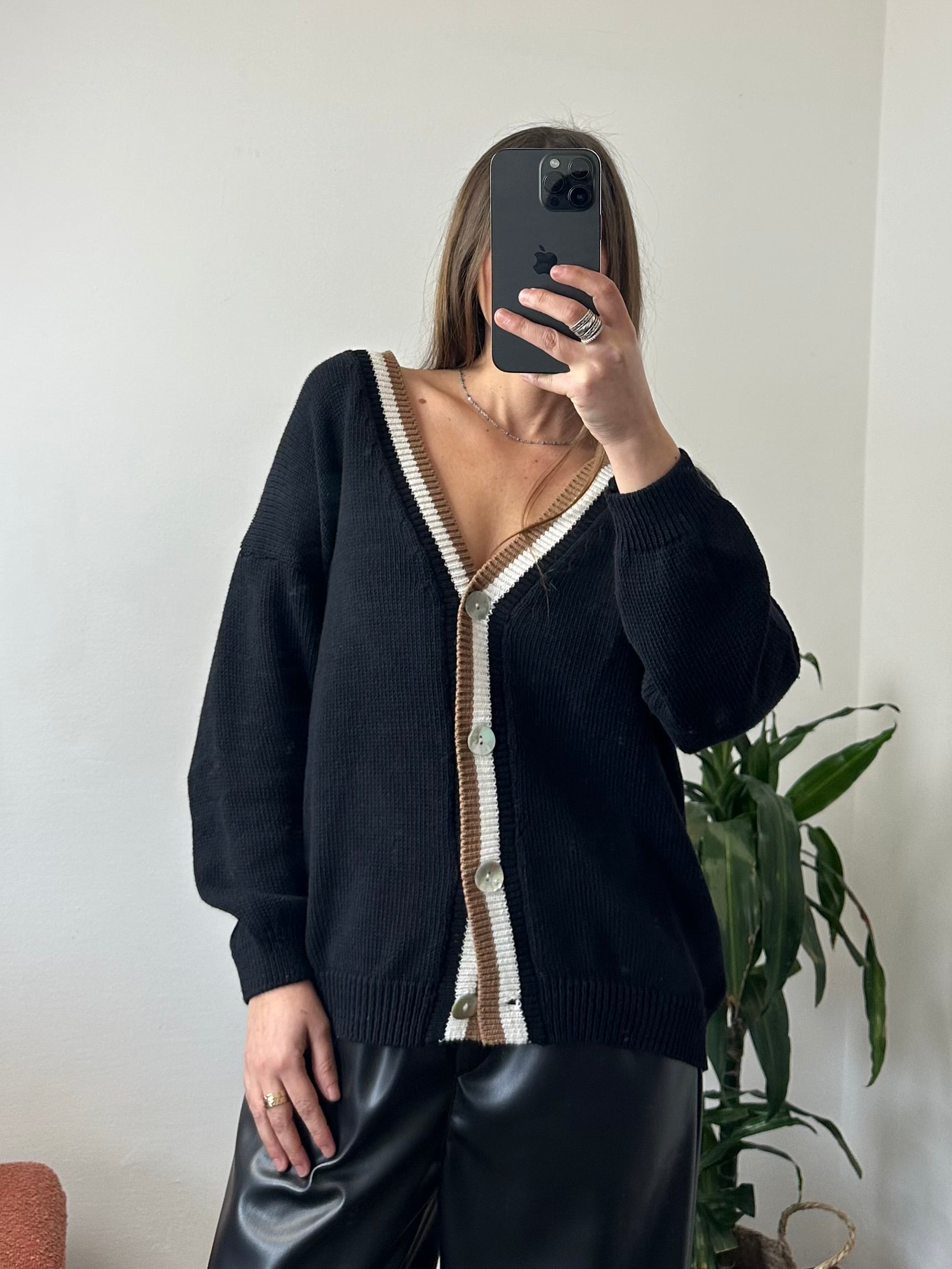 CARDIGAN SCOLLO A V misto cotone NERO