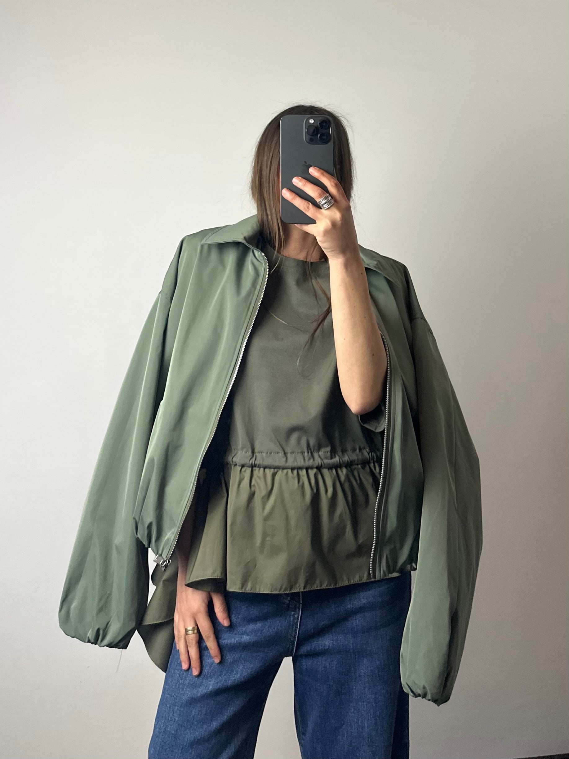 T-shirt volant in cotone verde