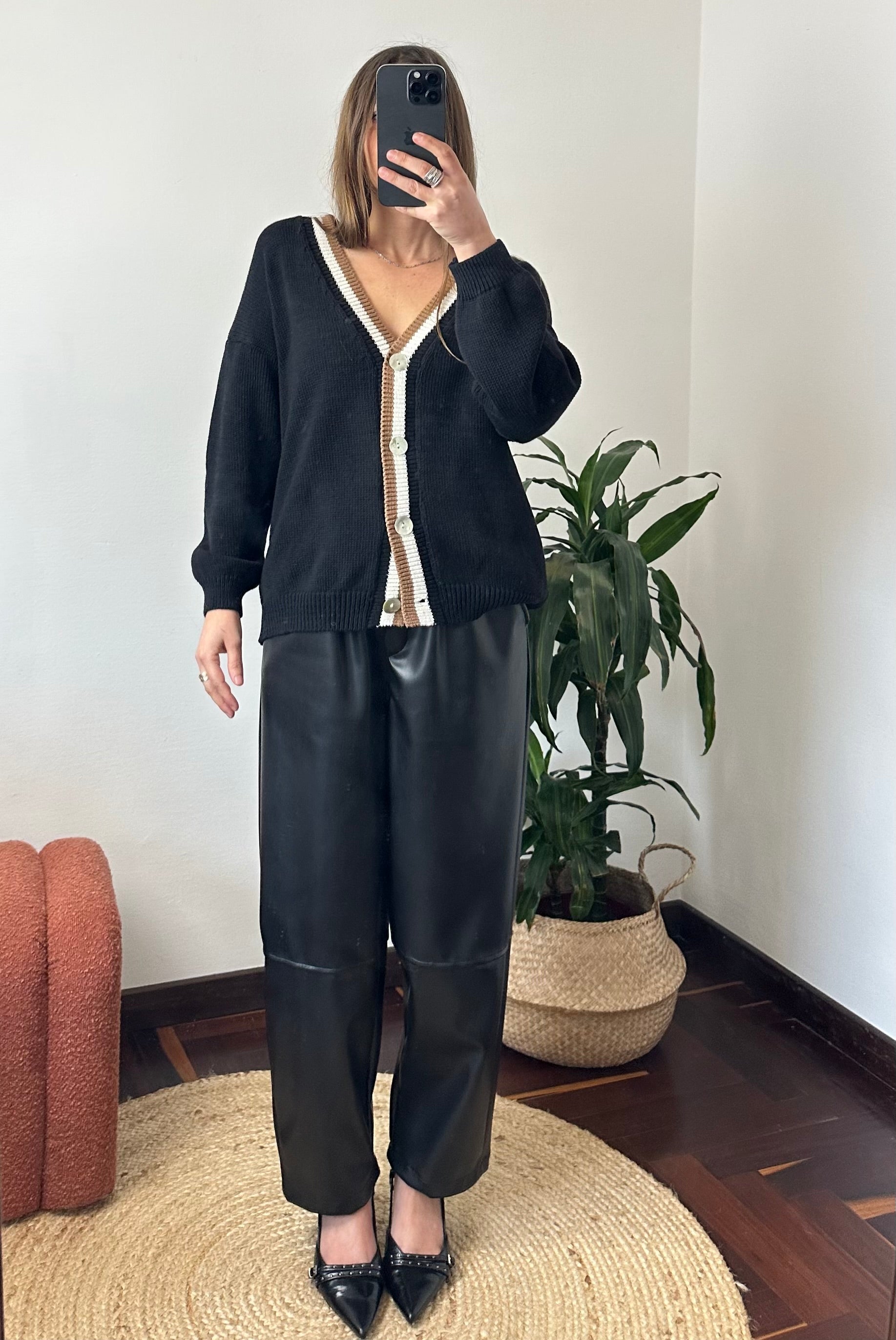 CARDIGAN SCOLLO A V misto cotone NERO