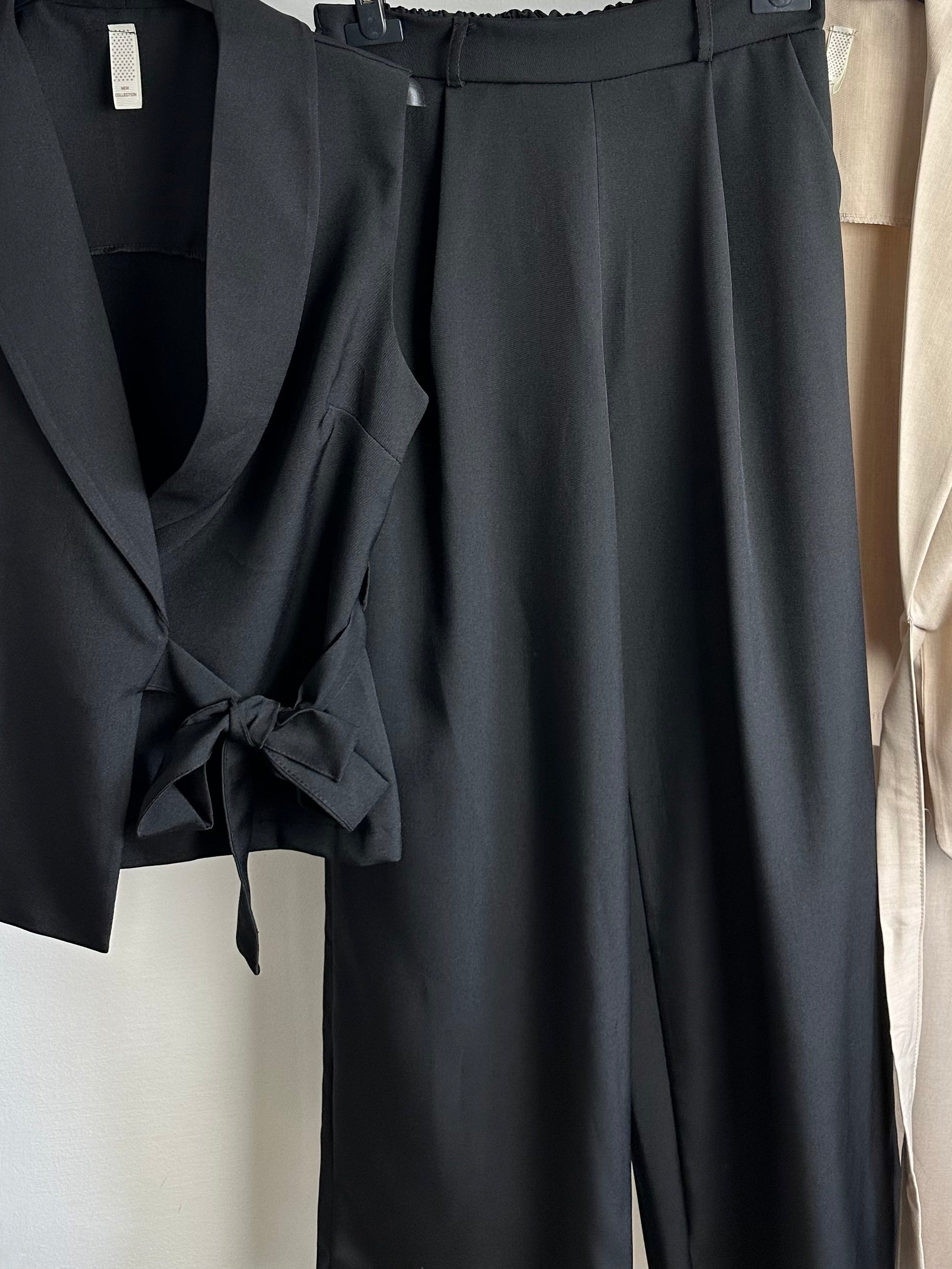 COORDINATO SMANICATO DOPPIOPETTO NERO