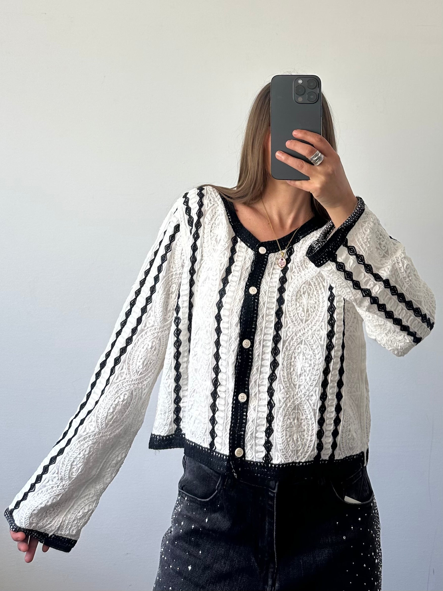 Cardigan GRECHE 100% cotone bianco-nero