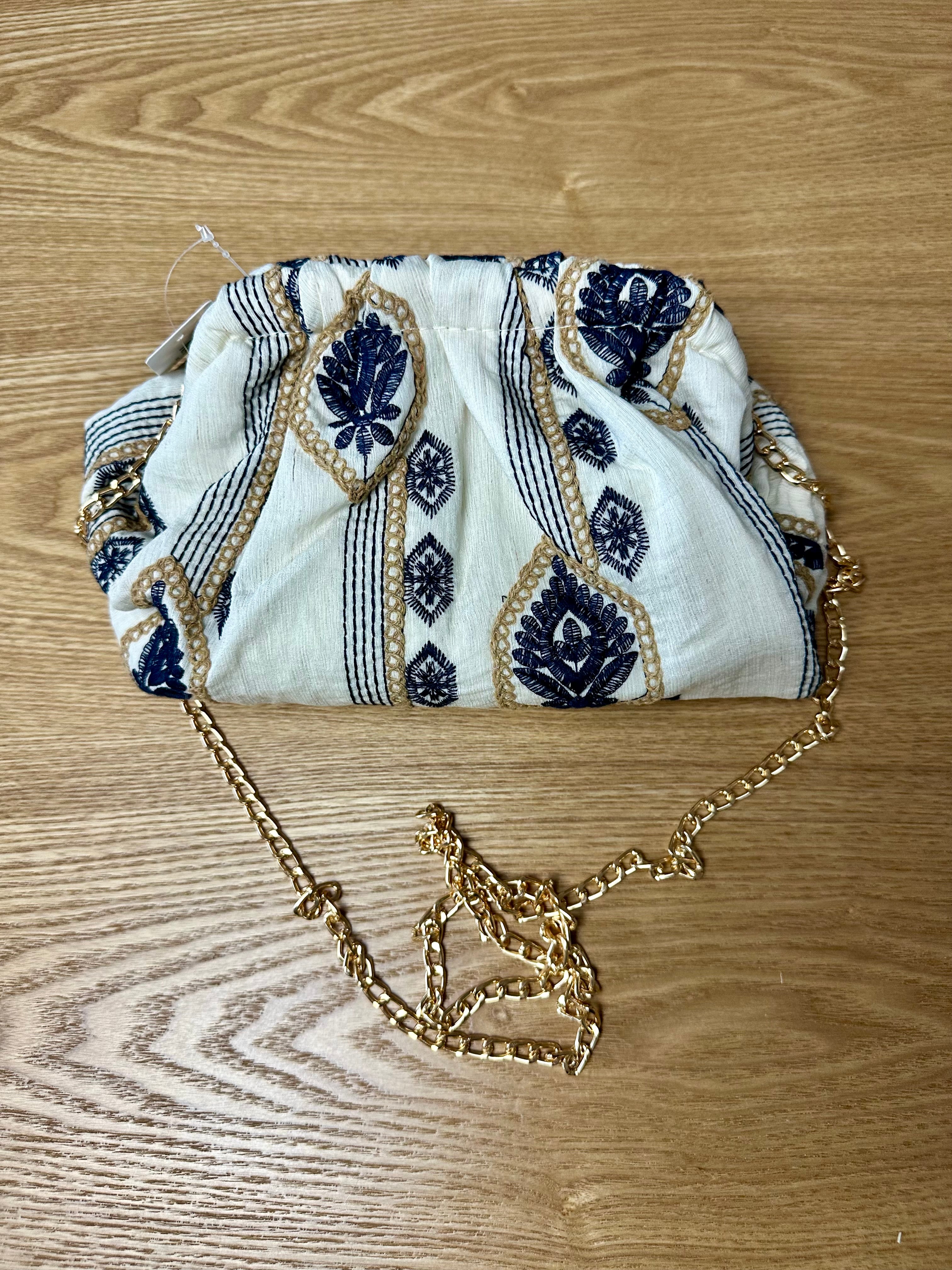 BORSA pasticcino ricamato pizzo blu