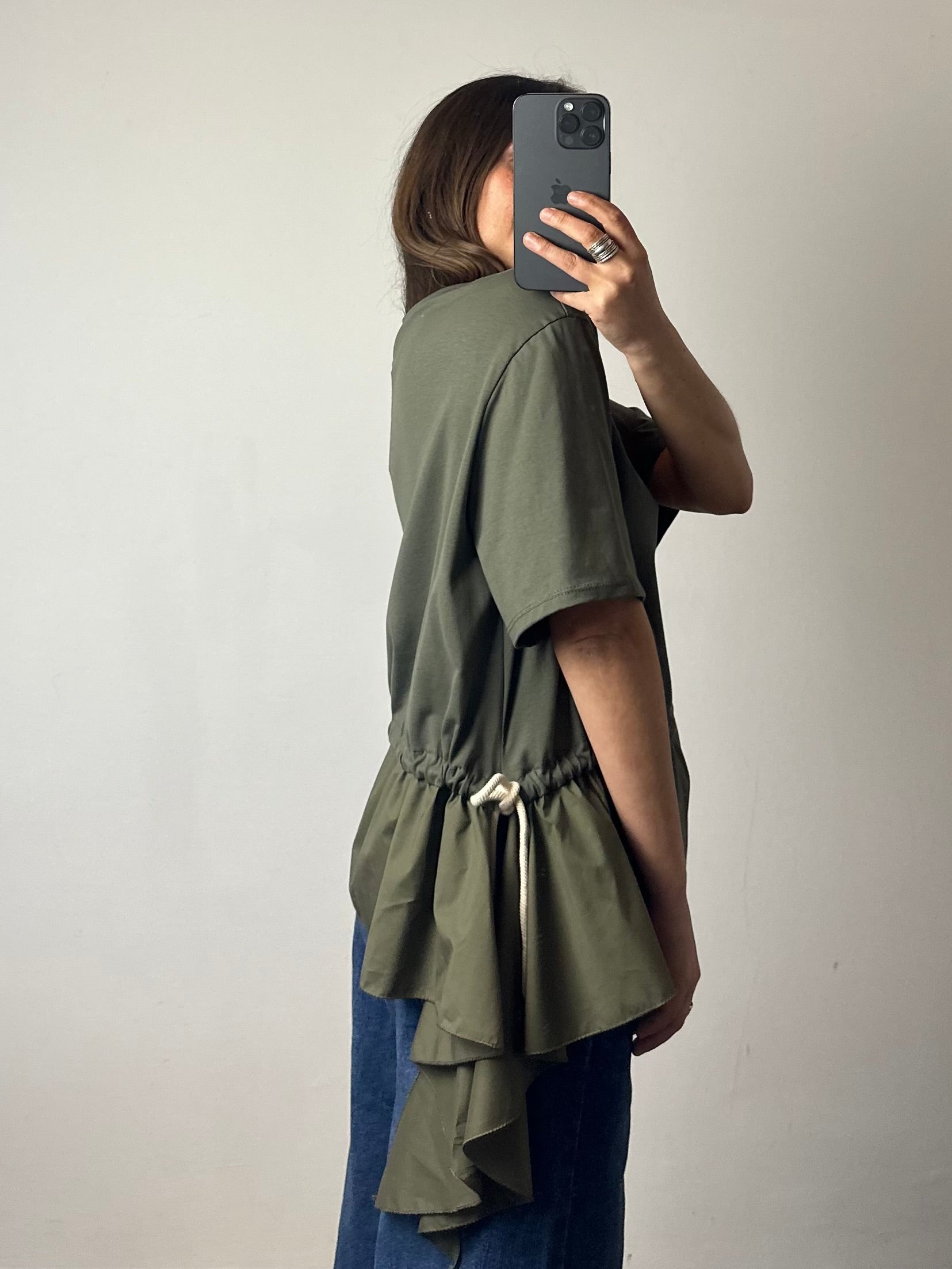 T-shirt volant in cotone verde