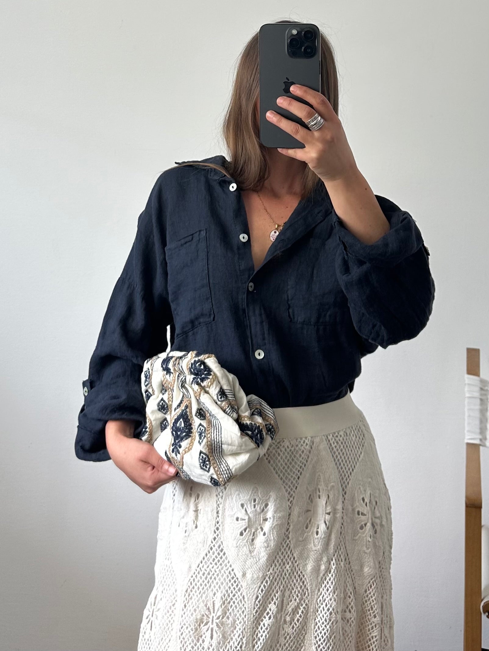 BORSA pasticcino ricamato pizzo blu