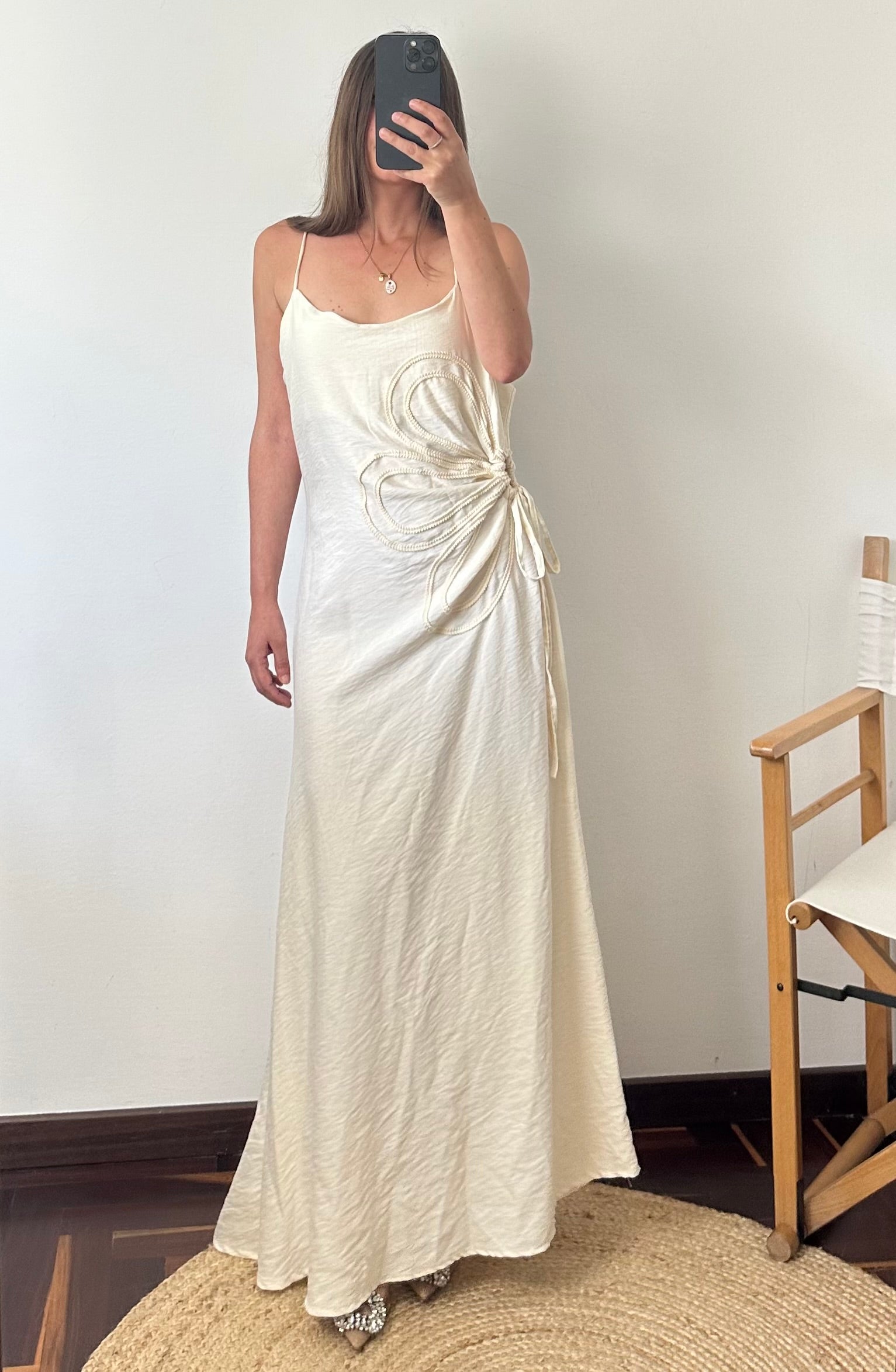 ABITO Fiore con cut out panna