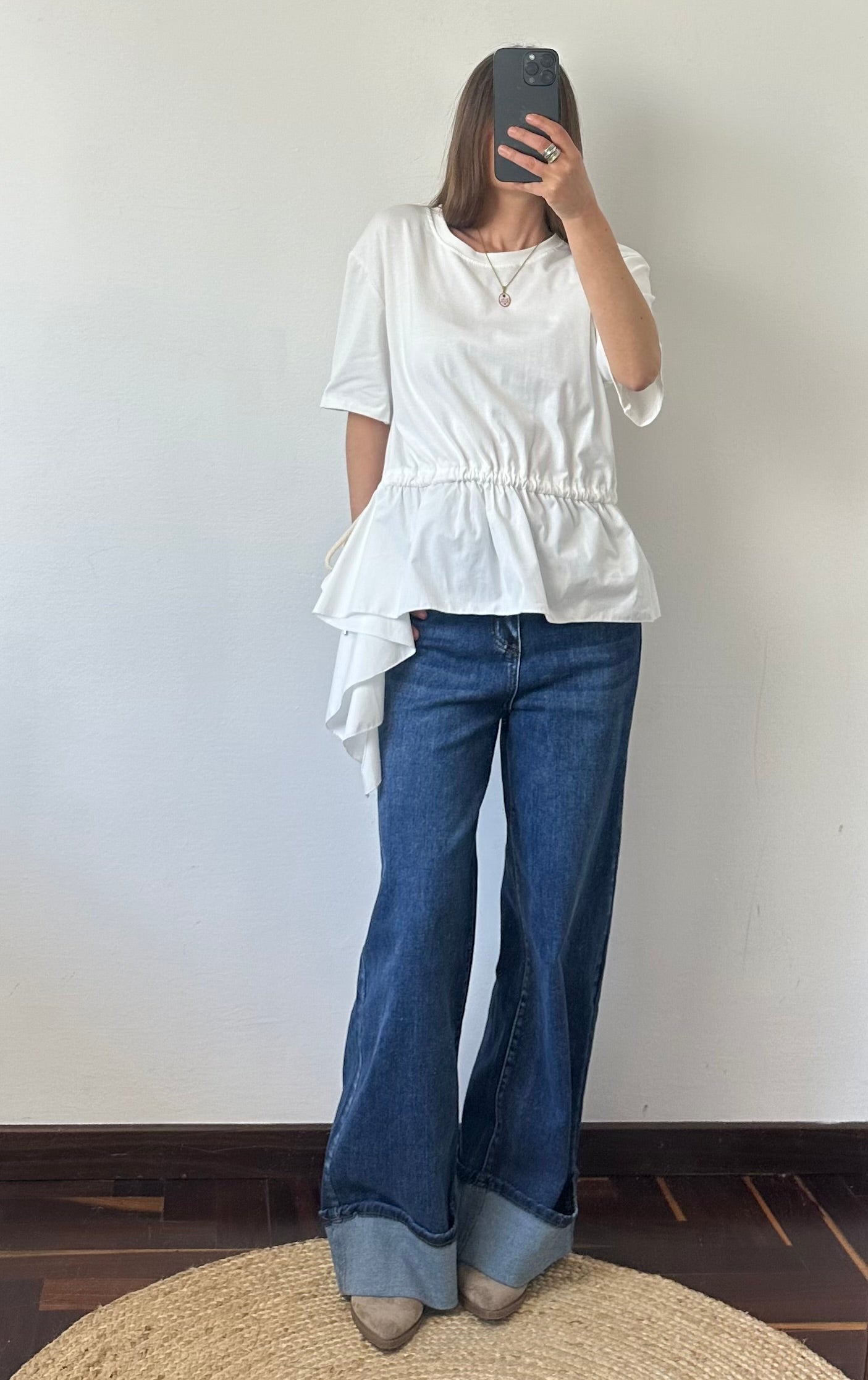 T-shirt volant in cotone bianca