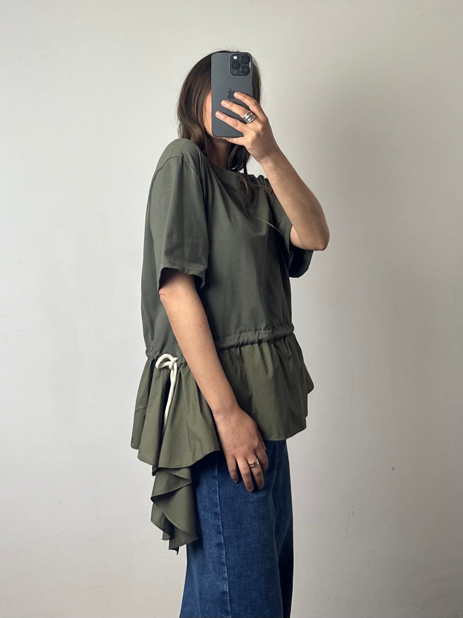 T-shirt volant in cotone verde