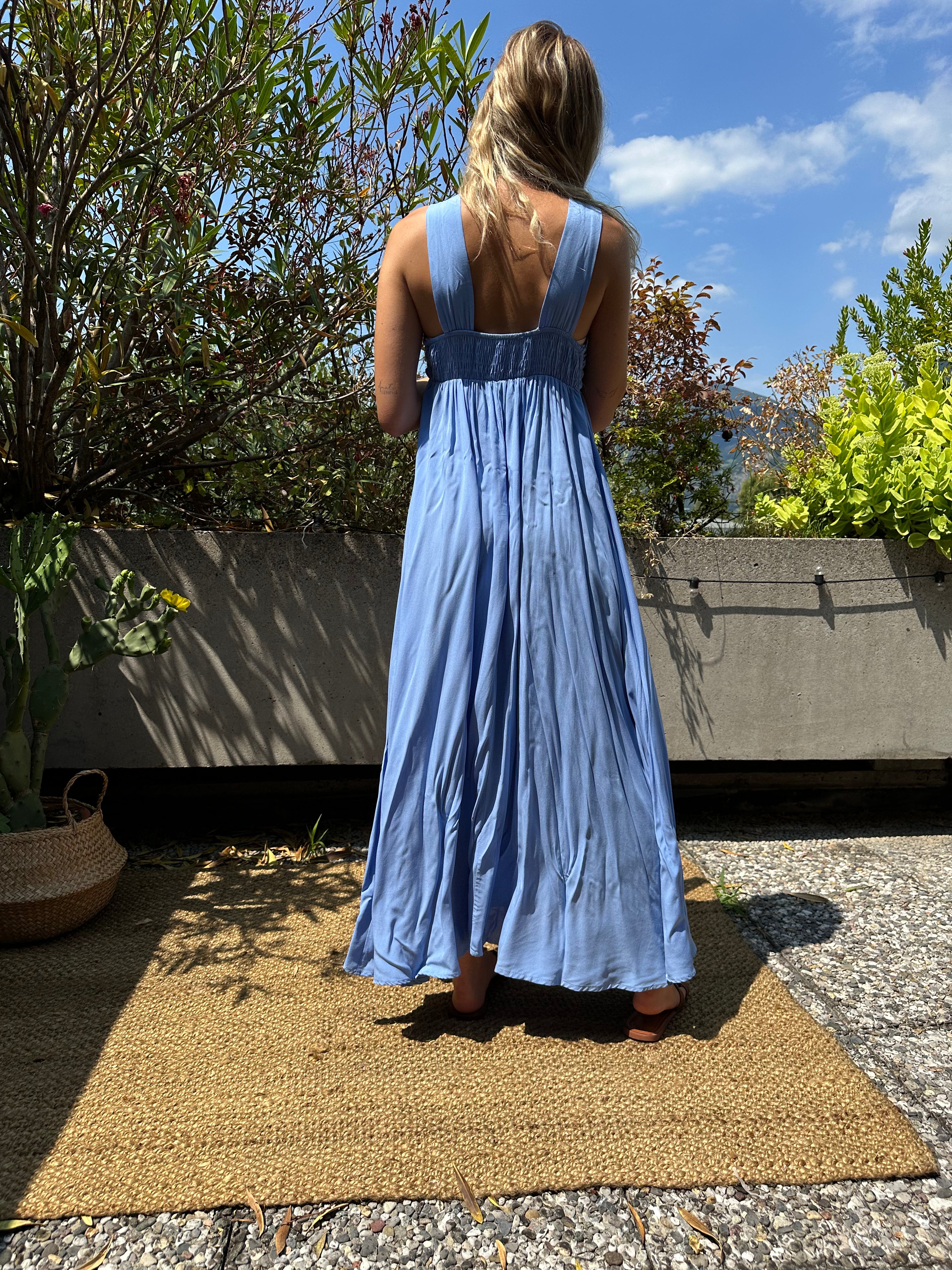 ABITO AZZURRO